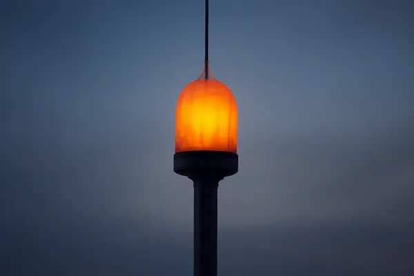 signalnaya-lampa-so-vstroennoy-antennoy-nice-lucy.webp