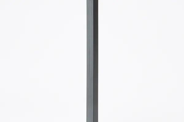 stolby-iz-profilnoy-truby-60kh60.webp